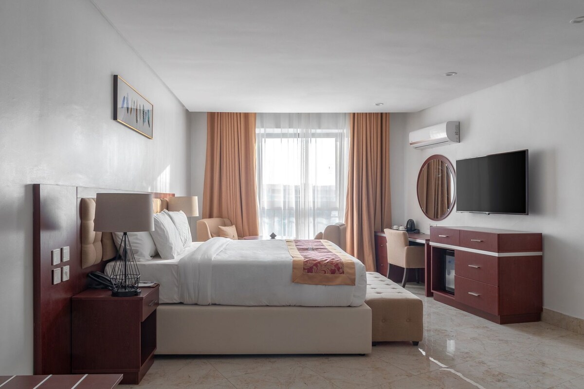 Egyptian cotton sheets, premium bedding, down comforters
