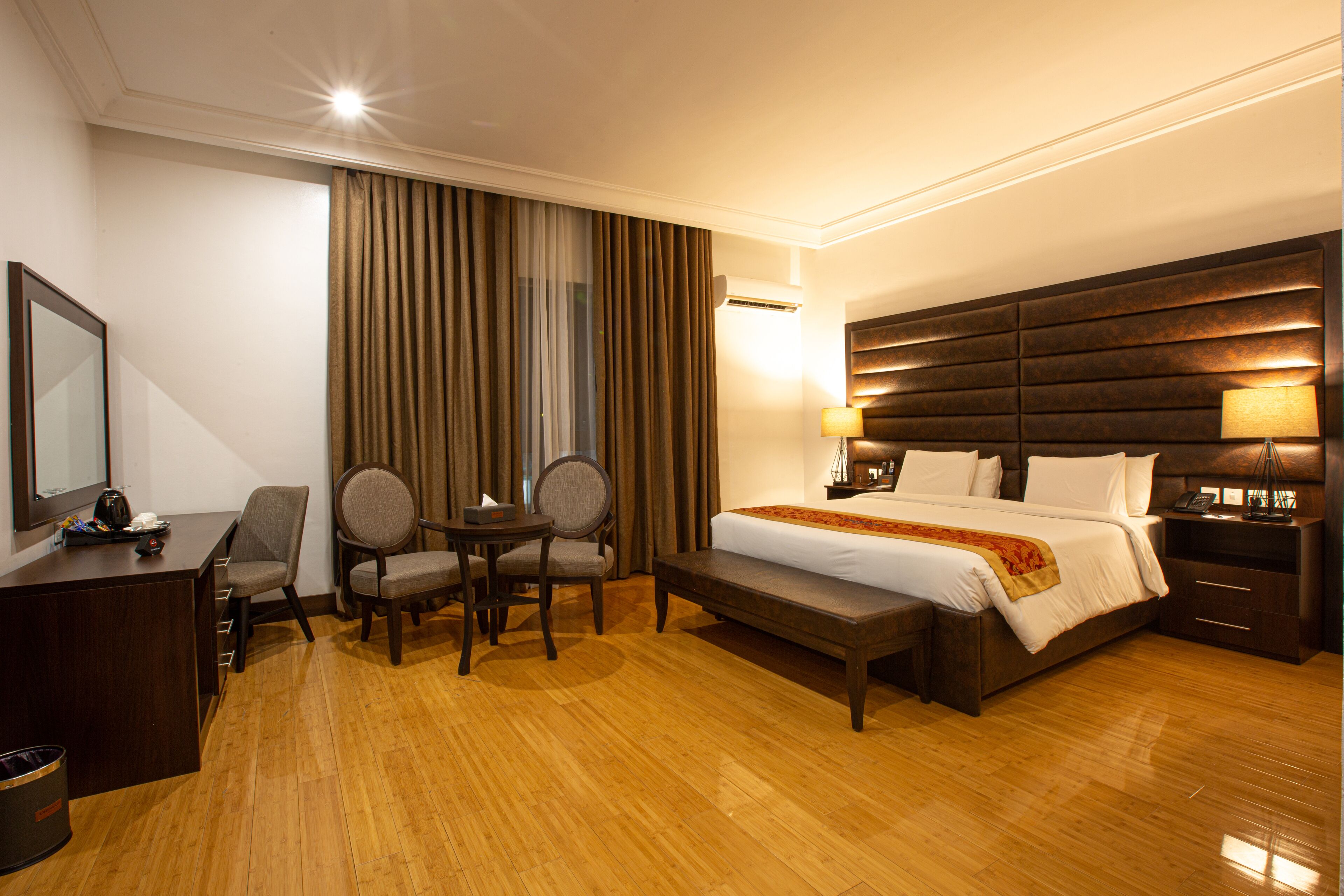 ملاءات من القطن المصري وأغطية فراش متميزة وألحفة محشوة بالريش