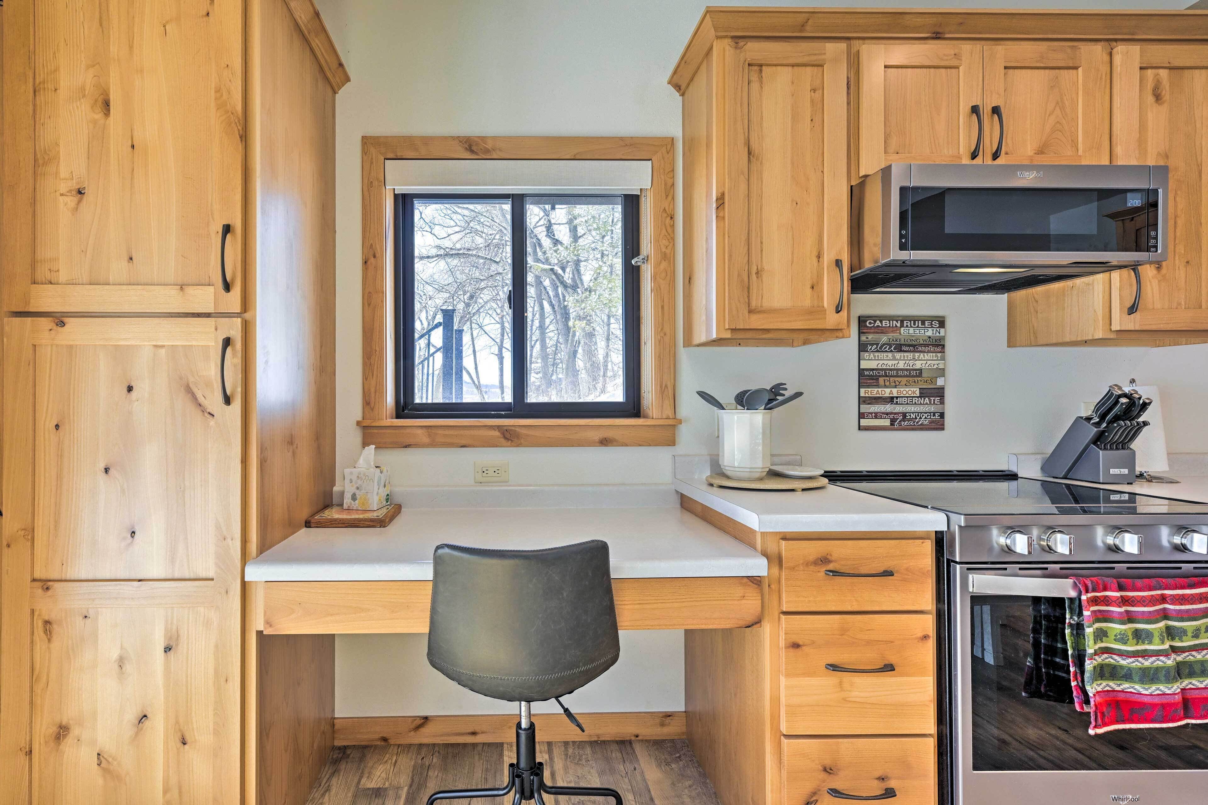 ‘Happy’s Haven’ Cabin w/ Gas Grill &  Fire Pit!