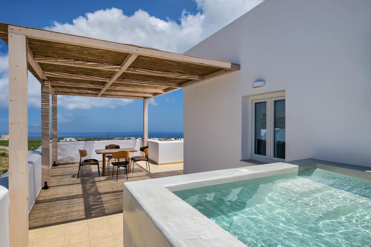 Grande Suite, Sea View & Outdoor Hot Tub | Utsikt mot strand/hav