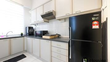 Apartamento tradicional | Cozinha privada | Frigobar, cooktop