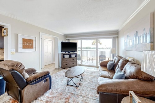 Slice of Heaven - Watercoastal view!