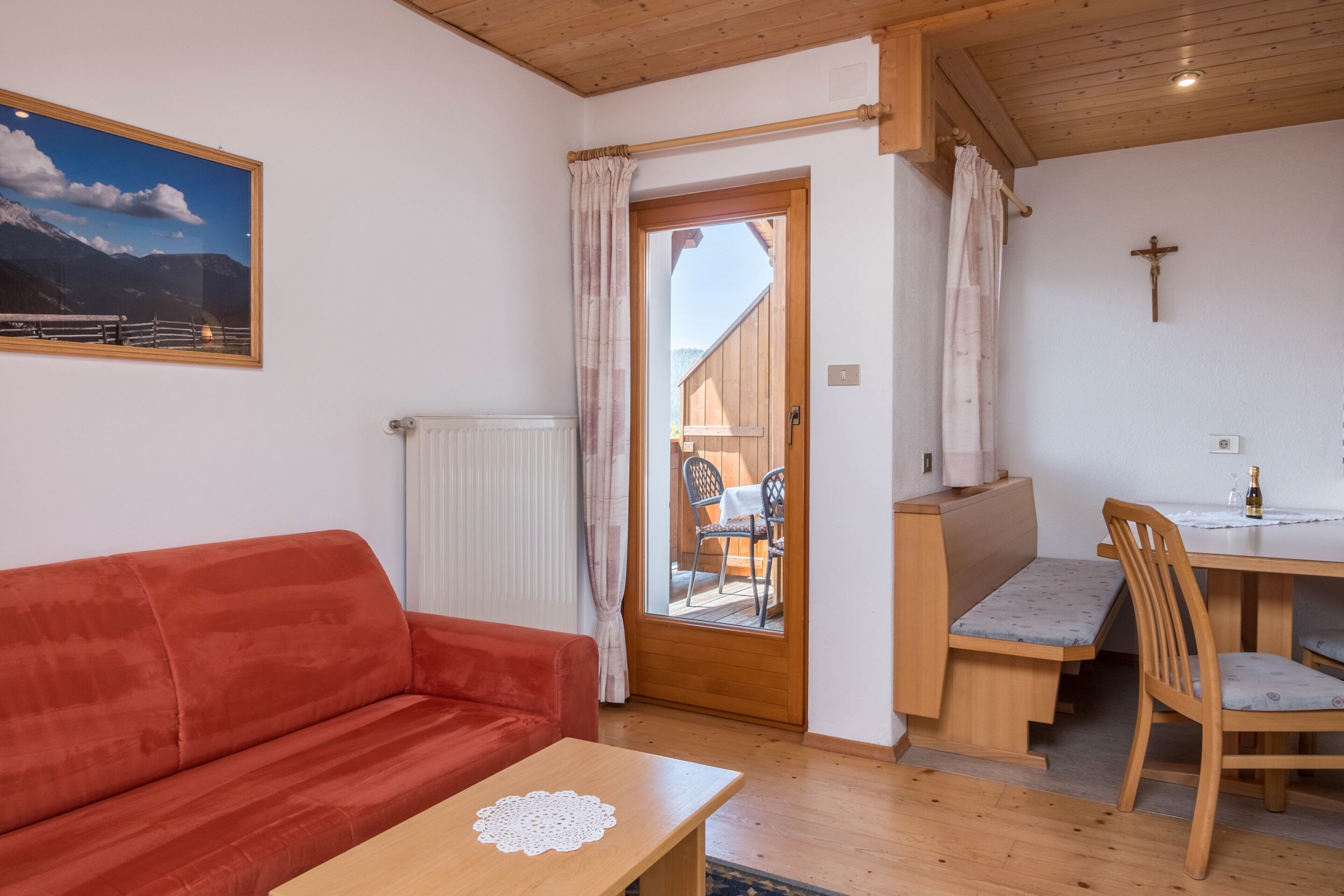 TV, videogames, mesa de pingue-pongue