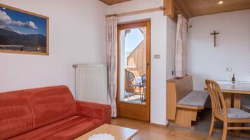 TV, videogames, mesa de pingue-pongue