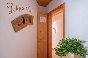 Interior - 'Gamperhof - Apartment Latemar' with Mountain View, Garden & Wi-Fi (Karneid/Gummer)