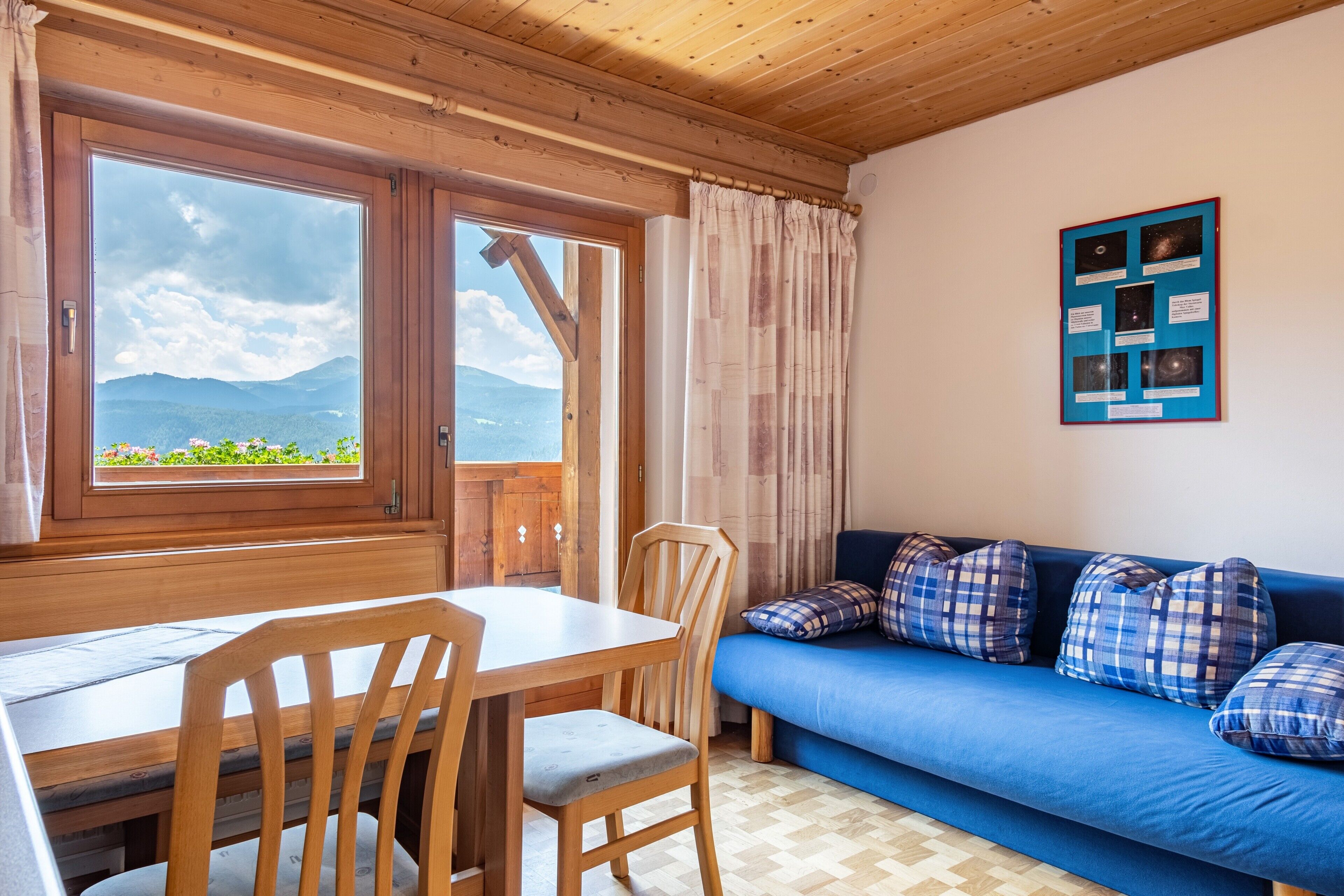 TV, mesa de pingue-pongue