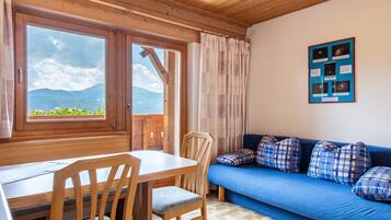 TV, mesa de pingue-pongue