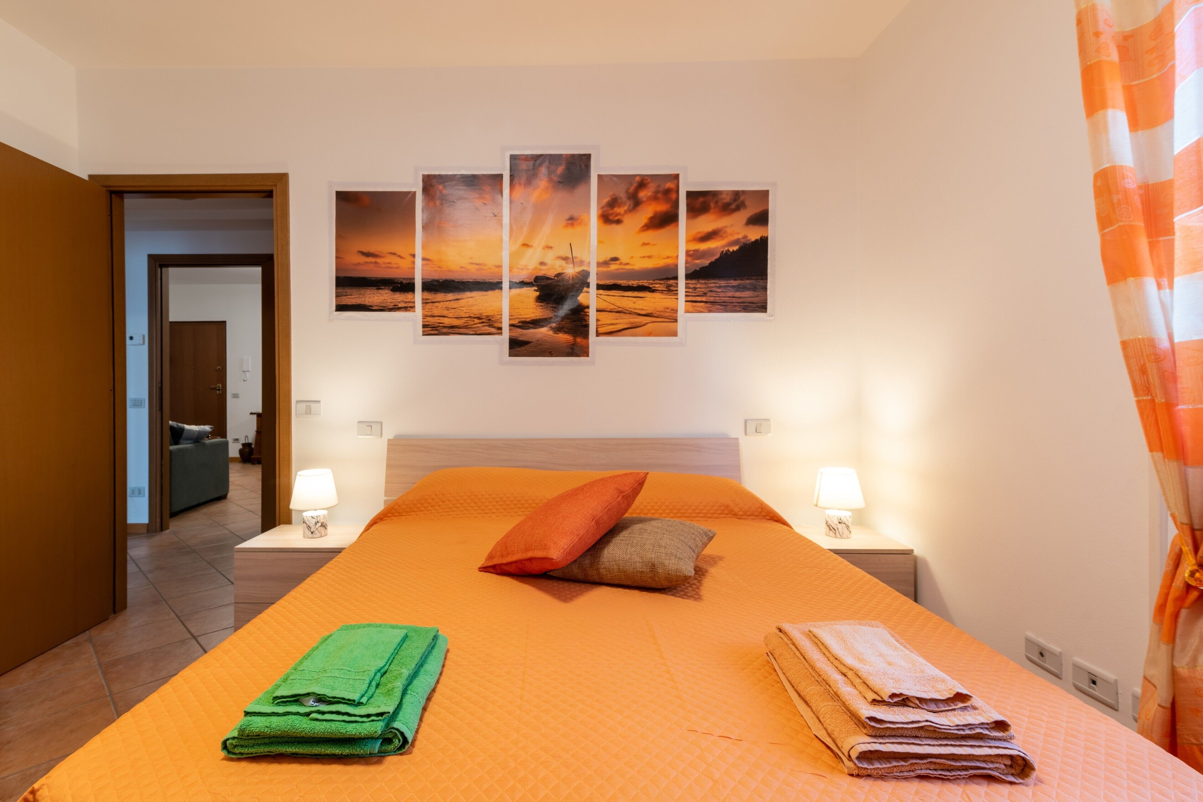 2 slaapkamers, een strijkplank/strijkijzer, gratis wifi, beddengoed