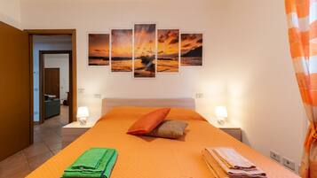 2 chambres, fer et planche Ă repasser, Wi-Fi gratuit, draps fournis