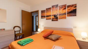 2 camere, ferro/asse da stiro, Wi-Fi gratuito, lenzuola