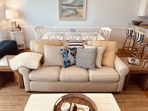 Smart TV, chimenea, reproductor de DVD y futbolito 