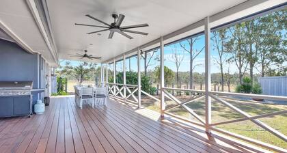 Palmers Lane Vineyard Estate and Retreat with Pool offers a large 6br home and 2br cottage