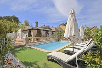 Llimona, maison accueillante avec piscine Ă AlcĂșdia, Mallorca, idĂ©ale pour des vacances en famille.