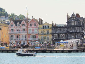 Cottage | Interior - Hillside (Dartmouth)
