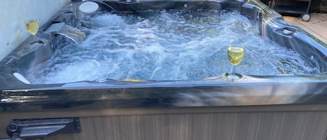 Bain à remous extérieur