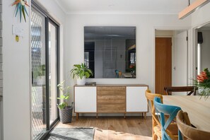Interior - 13 Mountbatten - Modern, Fun and Stylish Pet Friendly Home in Central Bright (Bright)