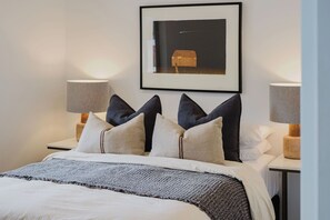 2 slaapkamers, luxe beddengoed, een strijkplank/strijkijzer, gratis wifi