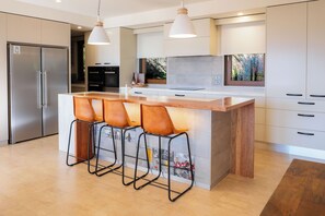 Microwave, stovetop, dishwasher