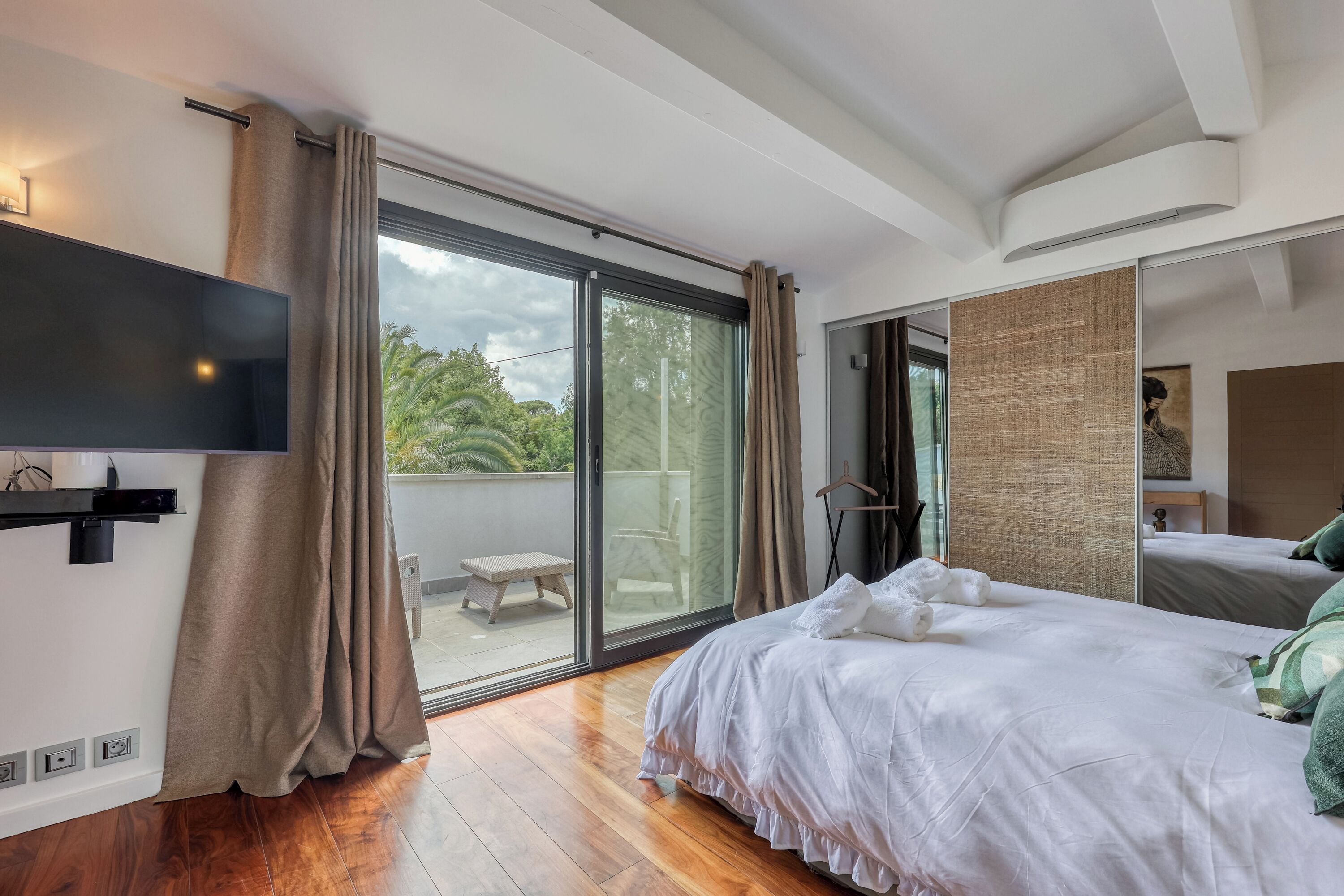 5 Schlafzimmer, Zimmersafe, Bügeleisen/Bügelbrett, kostenloses WLAN