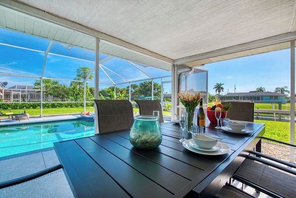 Outdoor dining