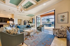 Smart-TV, bøker, musikkbibliotek og stereoanlegg