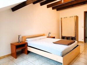 5 bedrooms, iron/ironing board, free WiFi - Gite for 15 people Le Canebal right, wifi heated pool to share (Sarlat-la-Canéda)