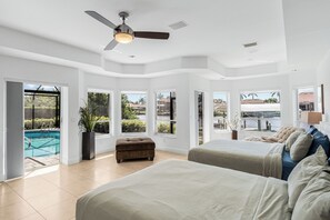 4 bedrooms, iron/ironing board, free WiFi, bed sheets