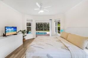 3 bedrooms, iron/ironing board, free WiFi, bed sheets - VRCC Villa Sunseeker (Cape Coral)