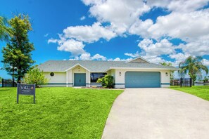 Exterior - VRCC Villa The View - Anglers paradise with a view (Cape Coral)