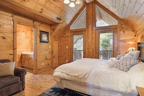 Hus - flera sängar (Cabin Fever Lodge  #750) | 7 sovrum, gratis wi-fi och sängkläder