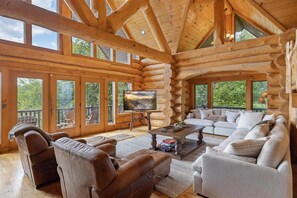 House, Multiple Beds (Cabin Fever Lodge  #750) | Living area