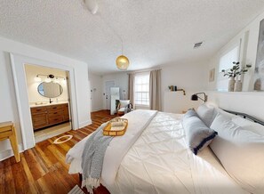 3 habitaciones, escritorio, tabla de planchar con plancha y wifi 