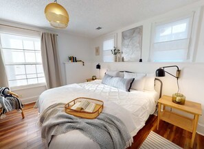 3 Schlafzimmer, Schreibtisch, Bügeleisen/Bügelbrett, WLAN