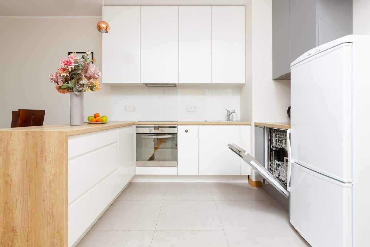 Refrigerador, horno, placa de cocina, lavavajillas