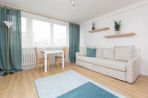 Flat-screen TV - Malawskiego 5 Warsaw | Studio with a Functional Interior | Business Trip | Romantic Stay in Warsaw (Warsaw)