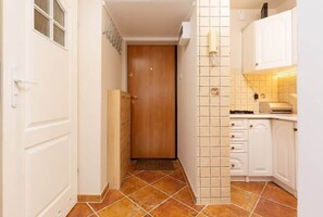 Kylskåp, mikrovågsugn, ugn och spishäll