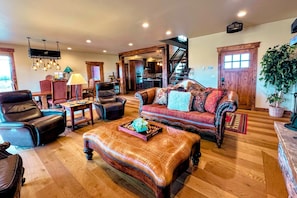 Smart TV, fireplace, offices