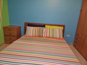 3 bedrooms, bed sheets
