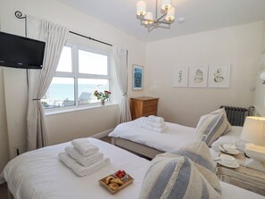 2 عدّة غرف نوم وبديكورات فريدة لكل غرفة وطراز فريد لكل وحدة