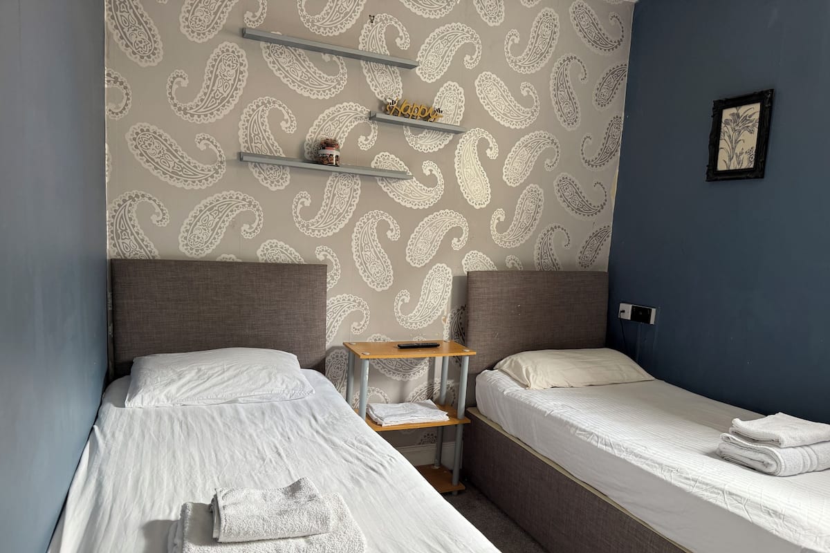 Classic Twin Room, 2 Single Beds | Blackout curtains, iron/ironing board (on request), free WiFi