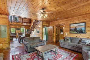 Maison, plusieurs lits (Pinnacle Pool View Lodge  #625) | Coin séjour