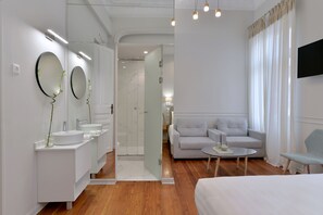 Luxury Double or Twin Room | In-room safe, blackout curtains, soundproofing, iron/ironing board - 1900 Athenian House (Athens)