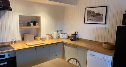1 Keepers Cottage, Skeabost Bridge, Isle Of Skye