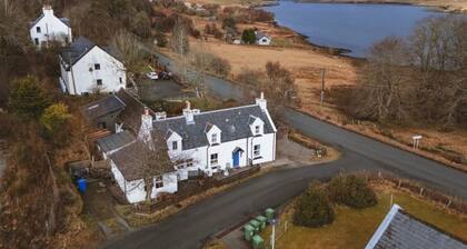 1 Keepers Cottage, Skeabost Bridge, Isle Of Skye