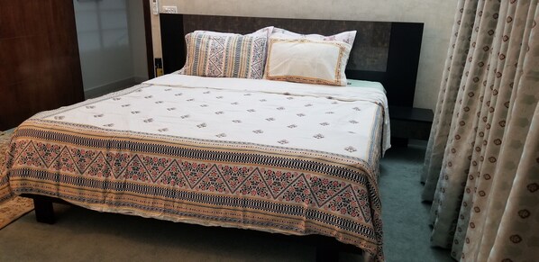 3 chambres, fer et planche à repasser, Wi-Fi gratuit, draps fournis