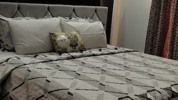 3 makuuhuonetta, silitysrauta/-lauta, ilmainen Wi-Fi, vuodevaatteet