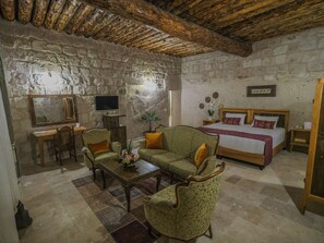 Superior Room | Hypo-allergenic bedding, minibar, individually decorated - Kalsedon Cave Suites (Nevsehir)