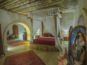 Ropa de cama hipoalergénica, minibar y decoración personalizada