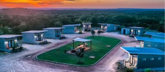 Liney Moon: Hill Country Retreat with Pool, Hiking Trail, Volleyball, Sleeps 60