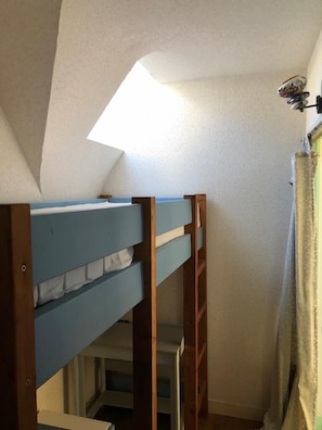 2 chambres, lit parapluie
